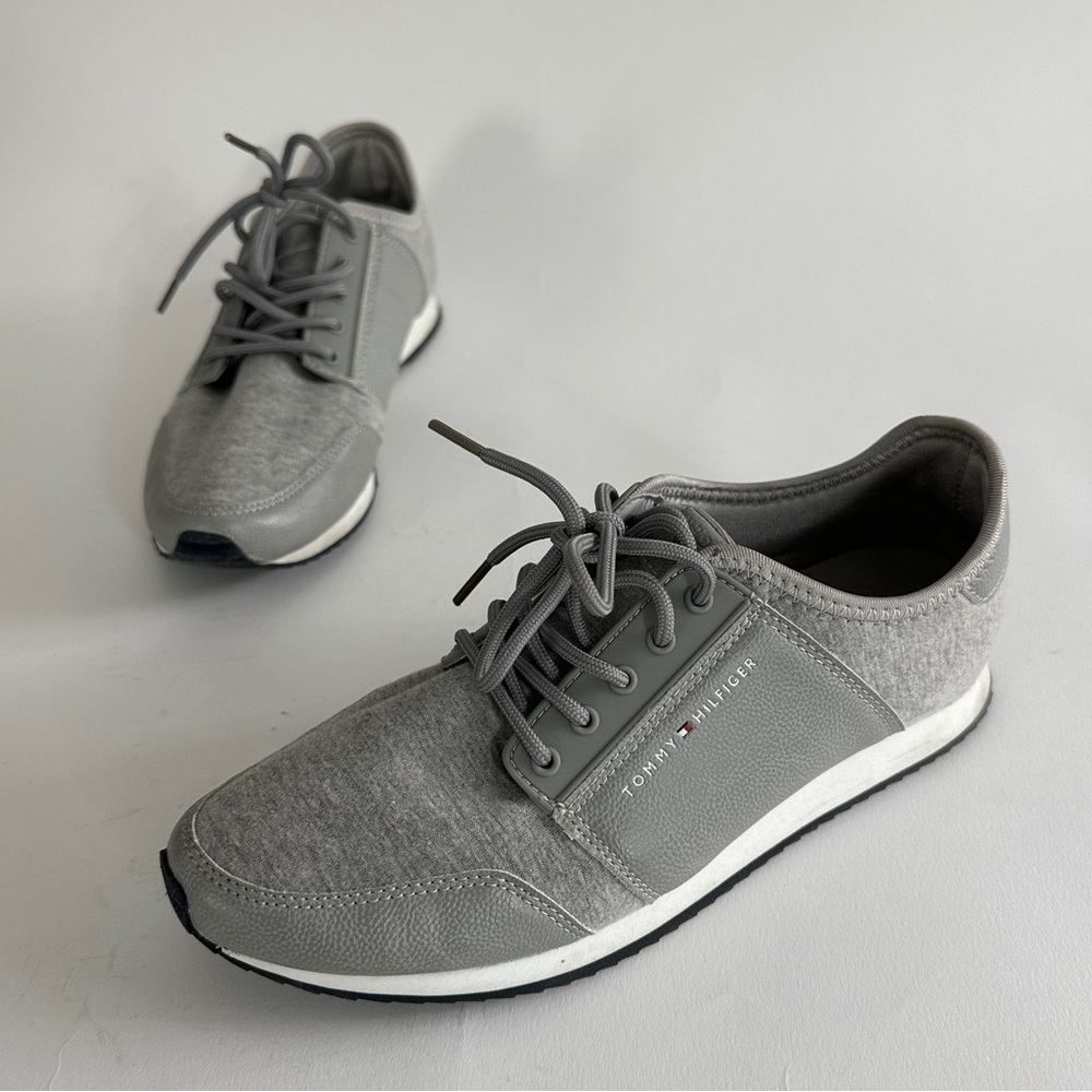 Tommy hilfigure grey woman’s size 9 sneakers - Picture 1 of 11